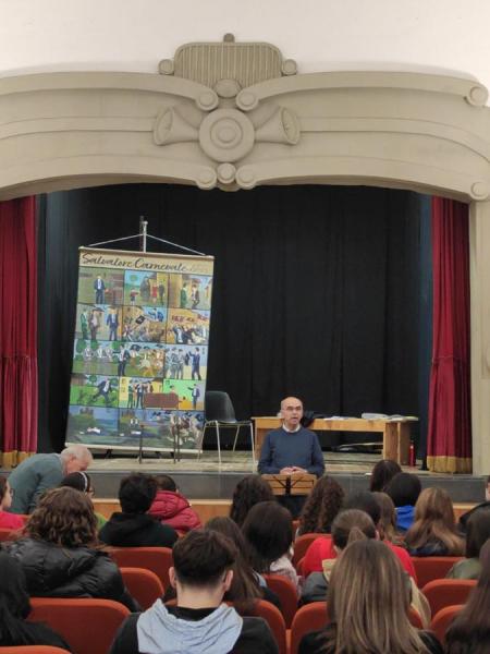 09241128piazzascuolacantata